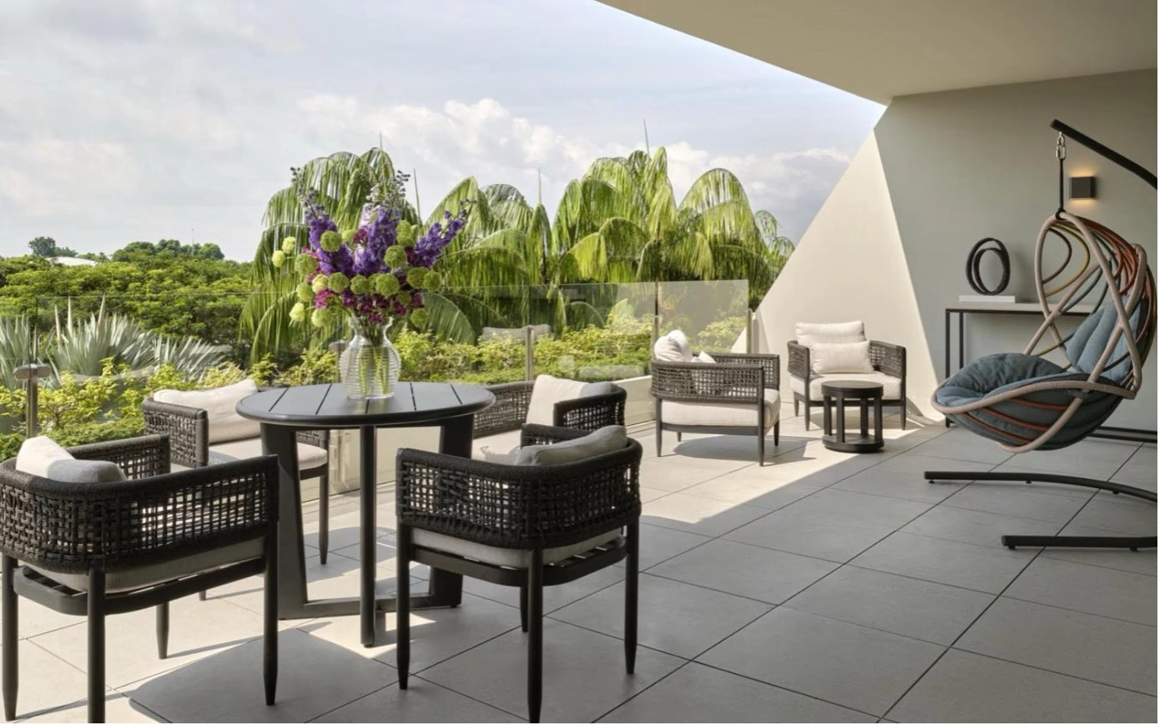 Resort outdoor dining terrace furniture